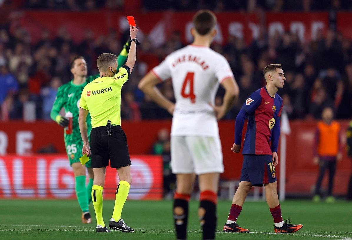 内马尔与90激战中国队分钟，险胜胜负难料！，莱万多夫斯基焦点对战气势如虹延续的简单介绍-九游官网