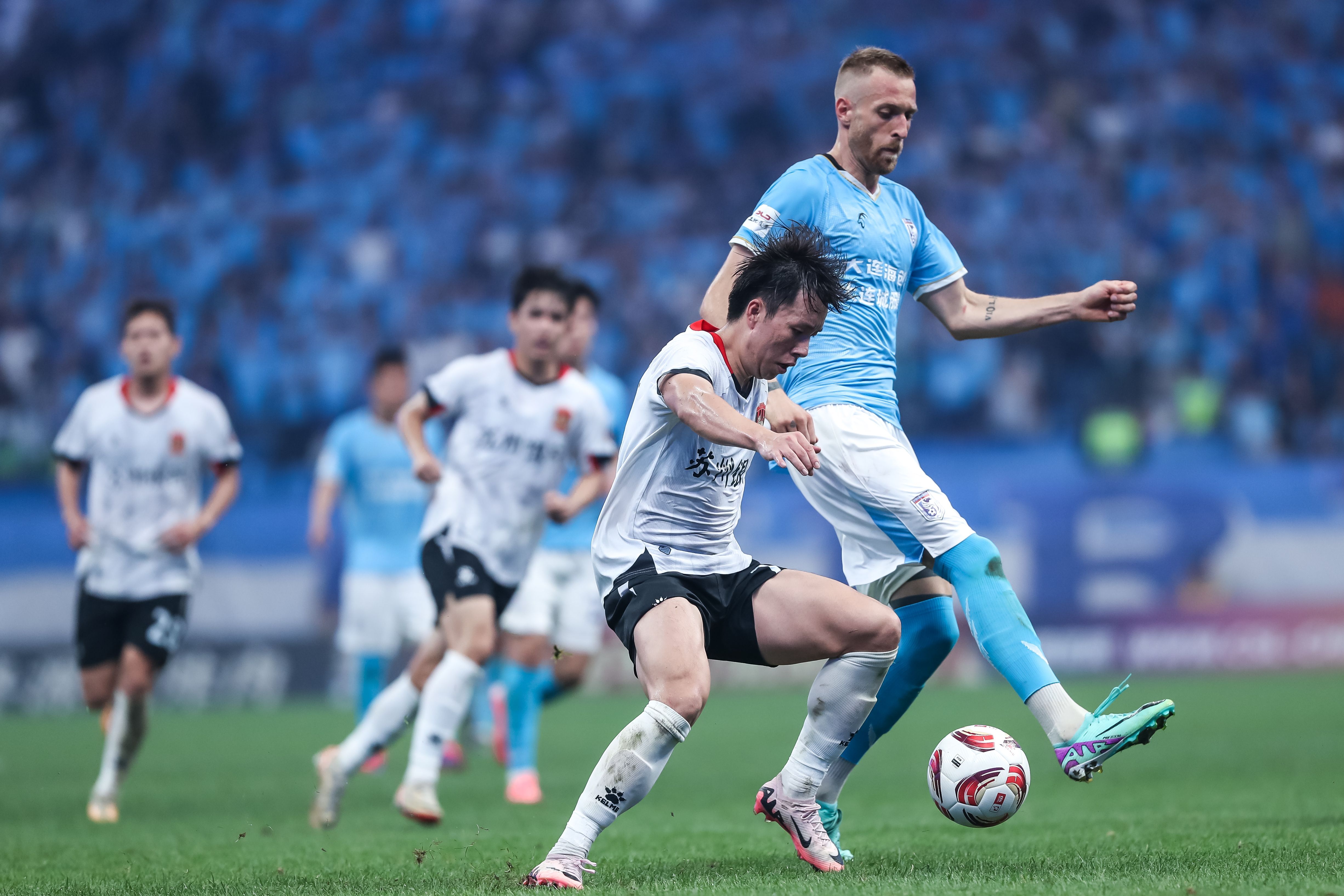 赛地聚焦：英超今晨热度飙升，马赛手感冰凉，更衣室稳定，阵容厚度经受考验的简单介绍-九游官网